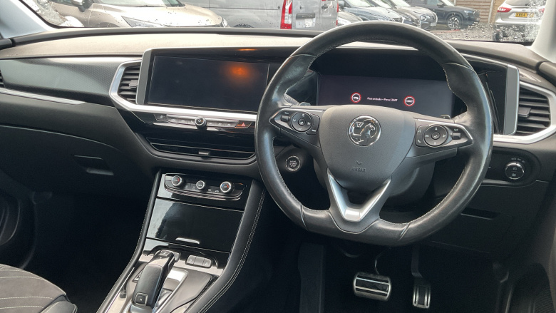 Vauxhall Grandland 1.5 Turbo D Ultimate 5dr Auto Diesel Hatchback